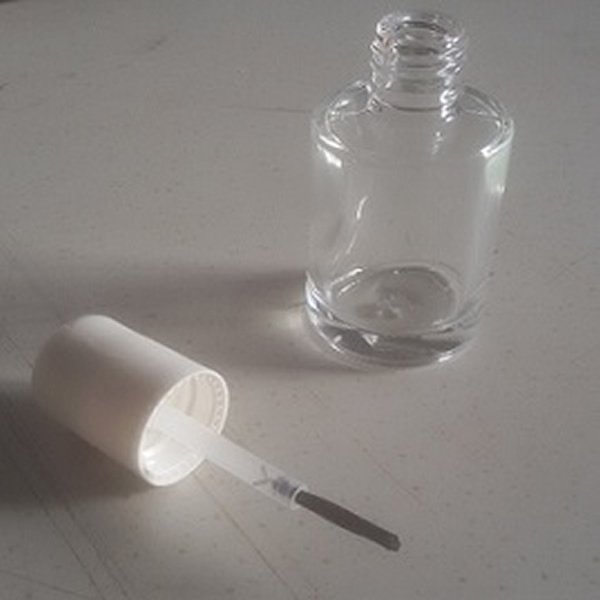 CONTENITORE IN VETRO 15 ML CON PENNELLO