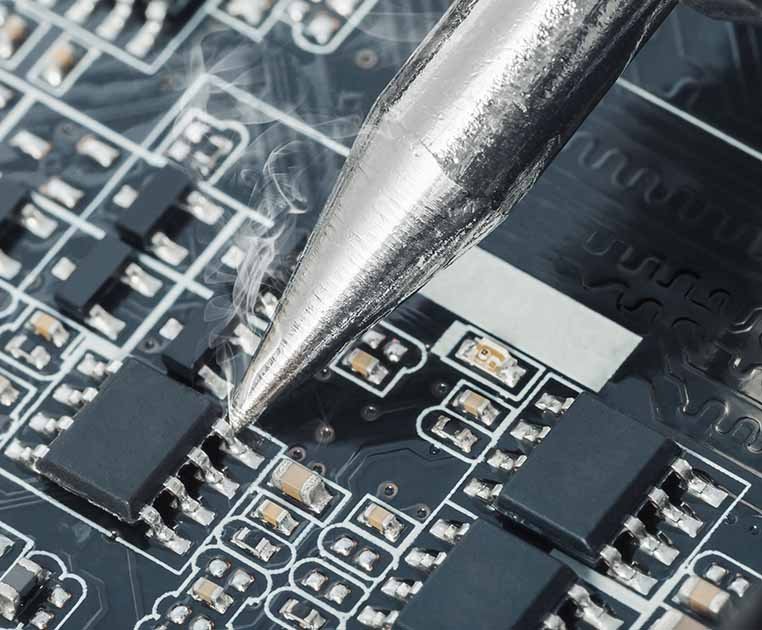 Corso la saldatura in elettronica THT